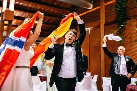 entrada-banquete-banderas-fotografo-boda-zaragoza