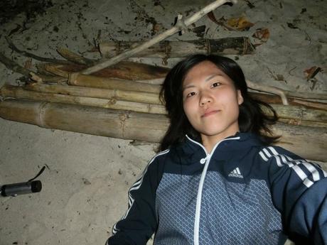 Estudiante sobrevive 19 días sola en una isla remota