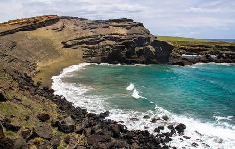 Playas verdes, acantilados, cascadas y estrellas