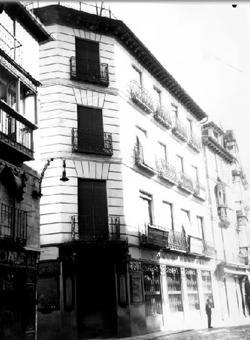 En abril de 1929, «Hombre mosca» malherido escalando una fachada de Toledo