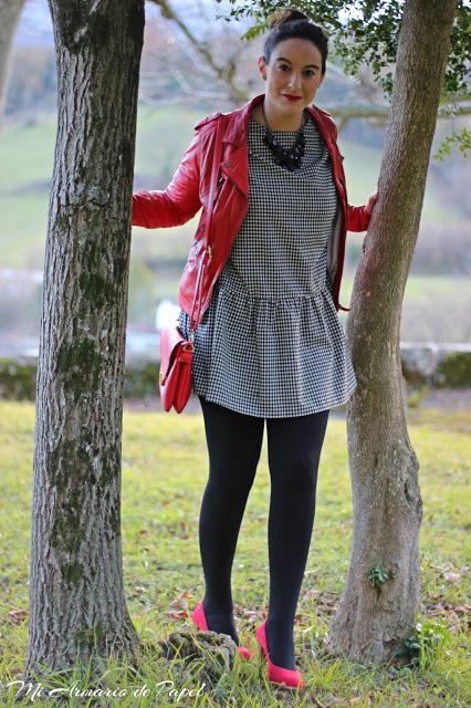 Outfit: Cuadros Black&White con Rojo