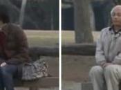 Hombre japonés hablado esposa años, pesar vivir misma casa