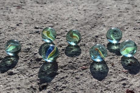 ESTE JUEVES..................................JUEGOS DE LA INFANCIA