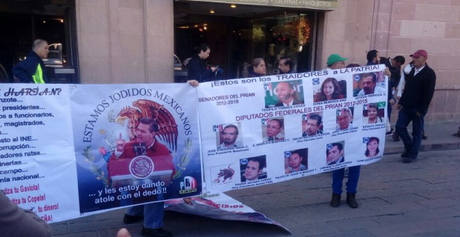 Protestan a las afueras del Congreso del Estado por el gasolinazo