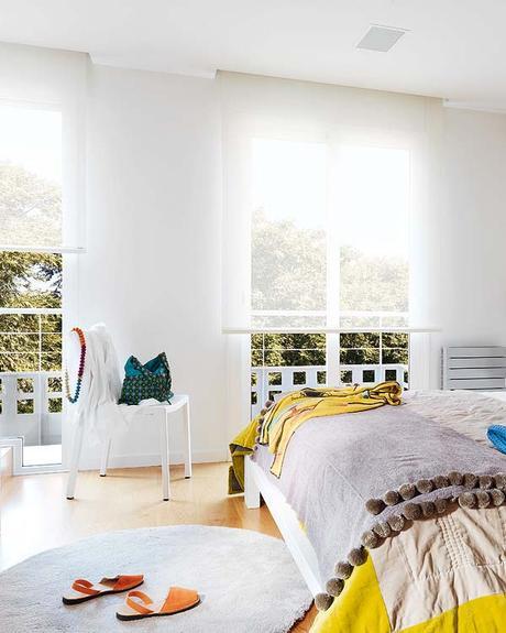 DECO | Blanco con toques de color en un piso español