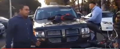 La violenta reacción al encontrar a su mujer con su amante en su propio coche