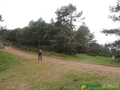 Abandonando el Camino de Santiago para subir Piedras Apañadas