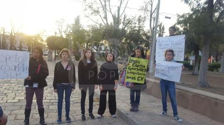 Protestan frente a Centro de las Artes en contra de las irregularidades