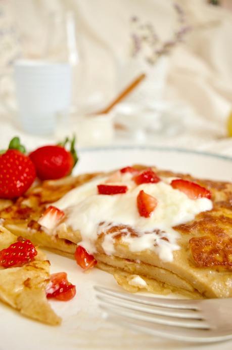 Pancakes de manzana, desayuno de domingo en Letonia