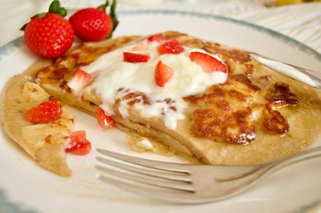 Pancakes de manzana, desayuno de domingo en Letonia