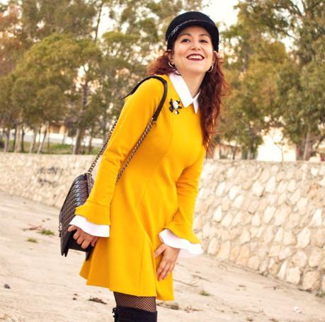 melange_boutique_fashion_blog_de_moda_vestido_baby_doll_amarillo_dresslily_gorra_negra_blso_chanel_boy_botas_xl_1