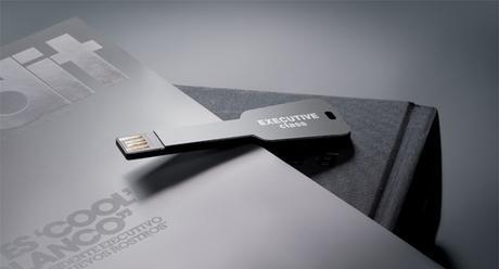 El USB personalizado, la clave de la lista de propósitos marketeros para el 2017 llave usb personalizada para empresas