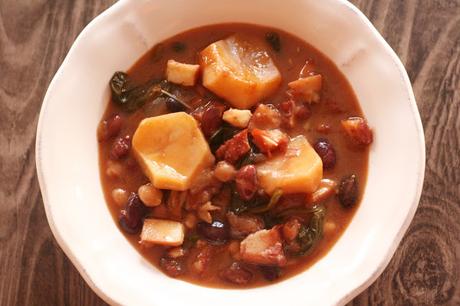 Potaje de Alubia Negra Tolosana, Garbanzos y Bacalao