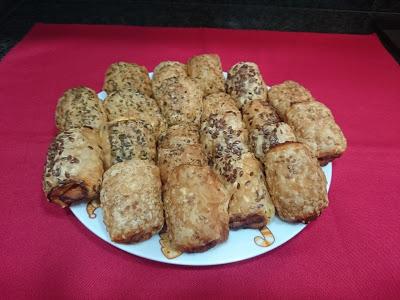 CANAPÉS VARIADOS Y SALADITOS DE HOJALDRE