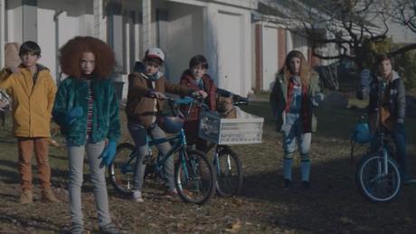 Mercedes Benz se inspira en “Stranger things” en su última campaña