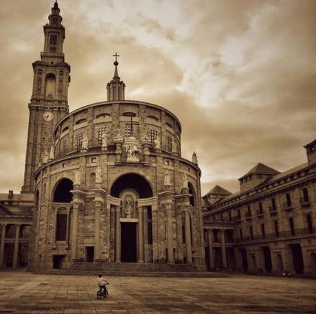 Iglesia de la Laboral de Gijón