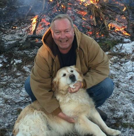 Perro salva la vida del dueño acostándose sobre él por 20 horas evitando se congelara