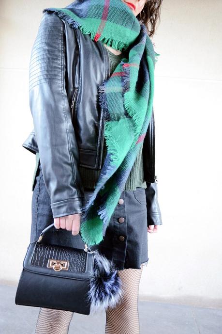 Cómo combinar el caqui con negro