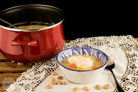 Patatas en ajopollo, receta tradicional