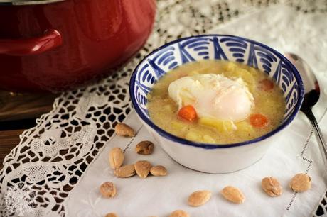 Patatas en ajopollo, receta tradicional