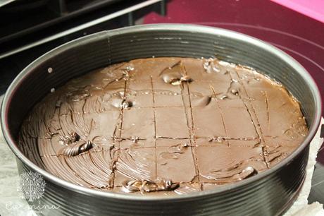 Tarta de chocolate y turrón para Navidad. Receta paso a paso.