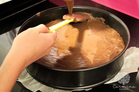 Tarta de chocolate y turrón para Navidad. Receta paso a paso.