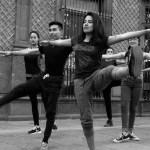 Con danza se manifiestan frente de la Secretaría de Cultura