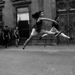 Con danza se manifiestan frente de la Secretaría de Cultura