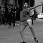 Con danza se manifiestan frente de la Secretaría de Cultura