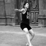 Con danza se manifiestan frente de la Secretaría de Cultura