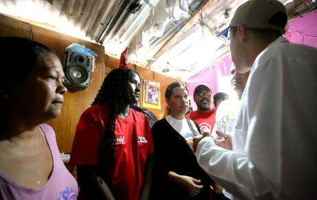 ESCÁNDALO: Médicos cubanos trafican medicamentos vencidos hacia Venezuela