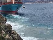 Mercante encallado Messina [(Italia) (video)]