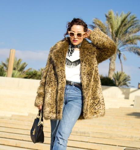 Melange-Boutique blog de moda, fashion blog melange_boutique_fashion_blog_de_moda_camiseta_flecos_dresslily_los_mejores_abrigos_pelo_leopardo_mango_asos_antonio_borja_fotografos_jeans_flare_3