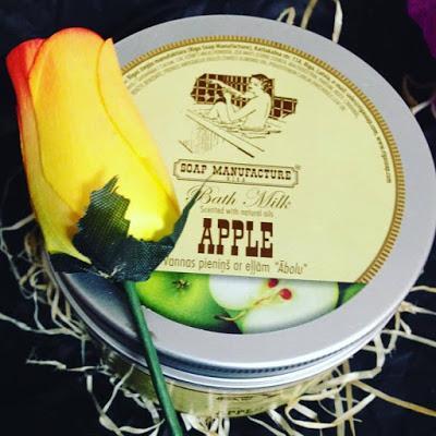 cosmética natural, cosmética, cosmética artesanal, jabon artesanal, crema natural, crema artesanal, eventos, spa, joyas artesananles, tocados, sales, bombas, geles, bombas de baño, velas de masaje, balsamo labial, crema de manos, aceites vegetales, exfoliante,