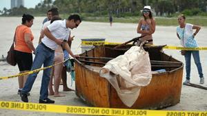 Para justificar los privilegios de la emigración cubana, la prensa se moja... hasta los pies [+ video]