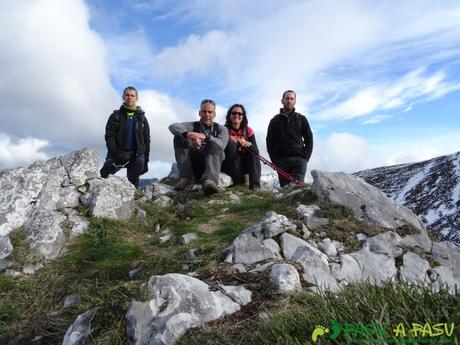 Ruta a Peña Melera y Los Pandos: Cima de los Pandos en Aller