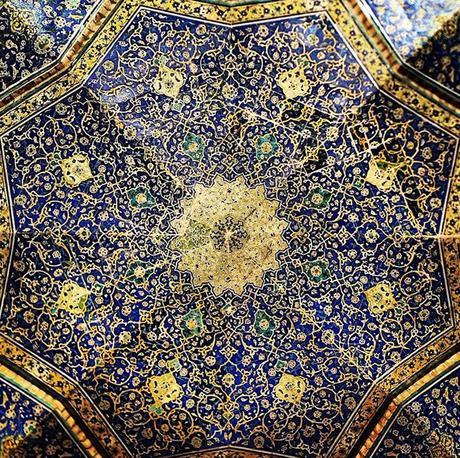 Bajo los techos de las mezquitas de irán Bajo los techos de las mezquitas de irán