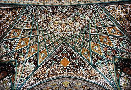 Bajo los techos de las mezquitas de irán Bajo los techos de las mezquitas de irán