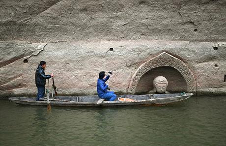 Buda de 600 años de antigüedad emerge de un lago en China