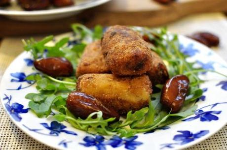 Croquetas de dátiles y queso gorgonzola