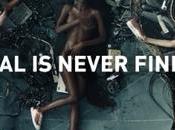 Adidas redefine originalidad peculiar versión way” Sinatra