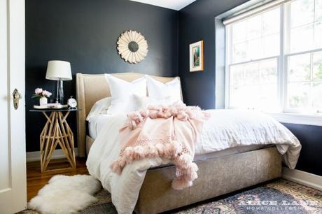 dormitorio clasico pared oscura