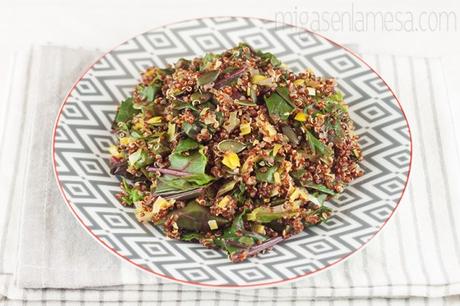 QUINOA ROJA SALTEADA CON HOJAS DE REMOLACHA [No es basura]