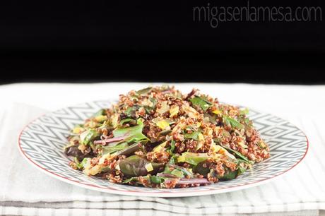 QUINOA ROJA SALTEADA CON HOJAS DE REMOLACHA [No es basura]