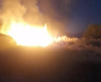 Fuego en dirección al lago