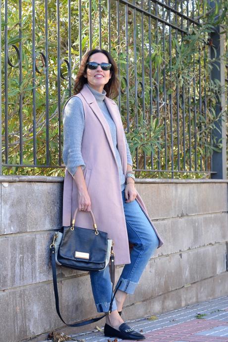 Outfit con chaleco rosa - Paperblog