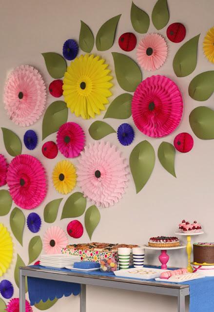 Ideas para decorar paredes con rosetones de plumas