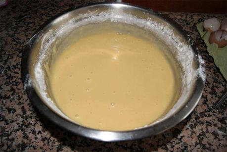 Receta de bizcocho de yogur tradicional paso 2