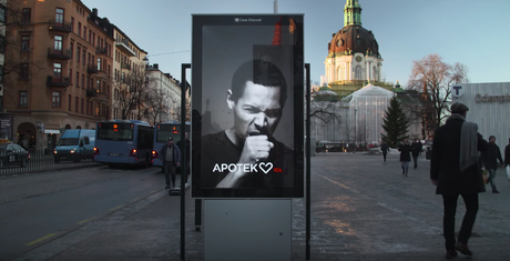 Un mupi que reacciona si fumas a su alrededor coughing-billboard-tiempodepublicidad