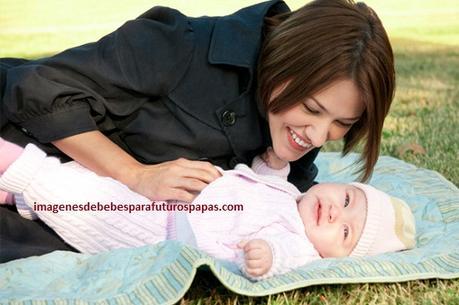 imagenes de bebes con mami embazaradas